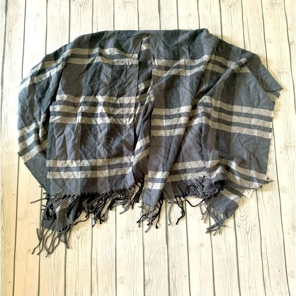 Sizzu gray plaid poncho with fringe